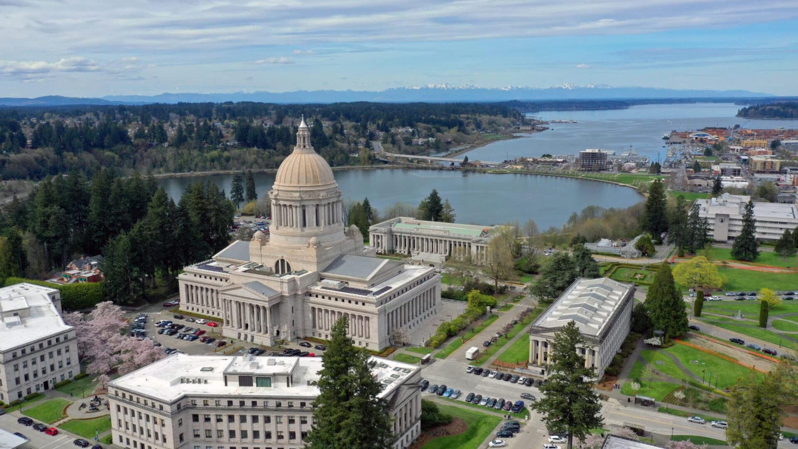 Professional security services in downtown Olympia, featuring On-site Security Officers and Mobile Patrol for commercial and state-adjacent properties.